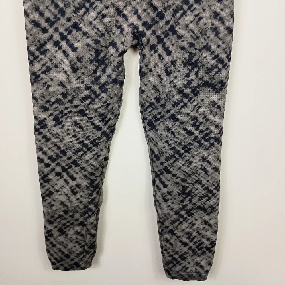 Spanx Womens Leggings XL Gray Look At Me Now Crop Seamless Shaping Compression